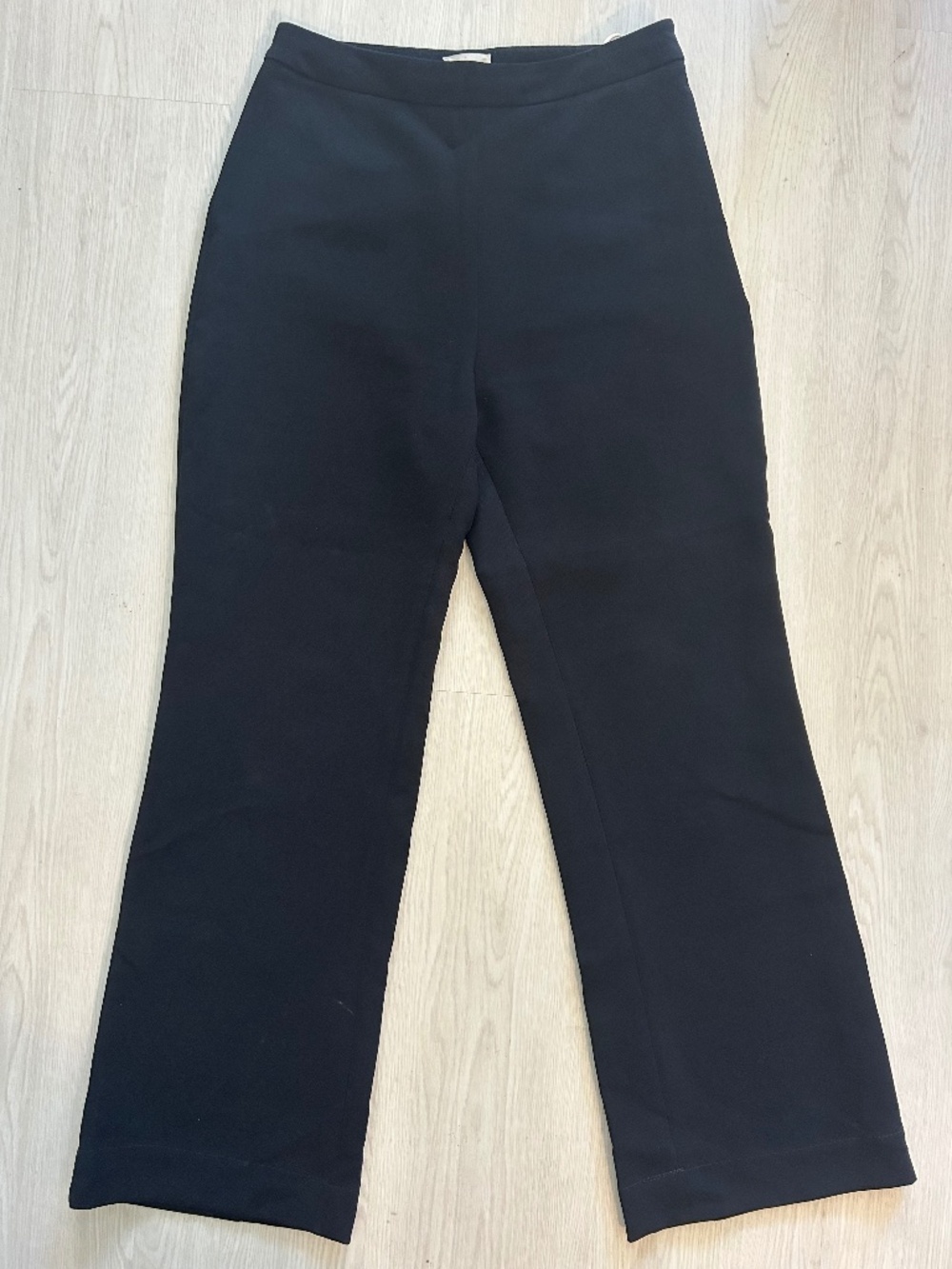 Aritzia Kick Flare Trousers Wilfred - Black Size 2 - Business Casual/Minimalist